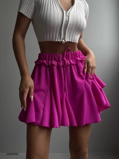 Una modelo de ropa al por mayor lleva BLA10736 - Pleated Mini Skirt - Fuchsia, Falda turco al por mayor de Black Fashion