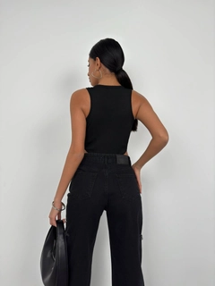 A wholesale clothing model wears bla11442-window-detail-swimmer-bodysuit-black, Turkish wholesale Bodysuit of Black Fashion
