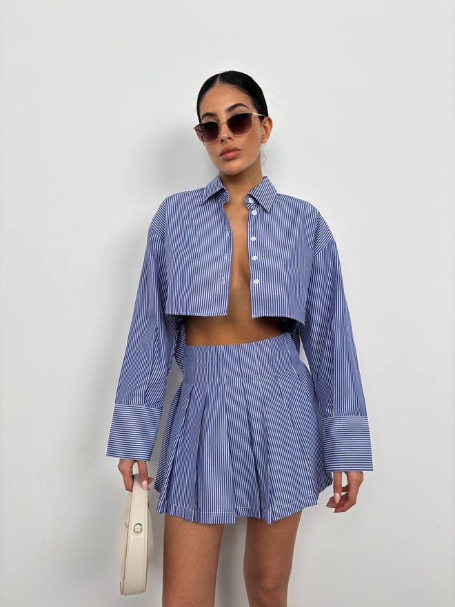 Black Fashion تنورة قصيرة مخططة بطيات أزرق وأبيض ملابس بالجملة غير رسمي