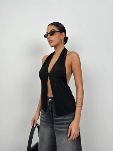 A wholesale clothing model wears  V-Neck Low-cut Blouse - Black
, Turkish wholesale Blouse of Black Fashion