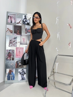 A wholesale clothing model wears bla11555-gathering-detail-underwire-corset-black, Turkish wholesale Corset of Black Fashion