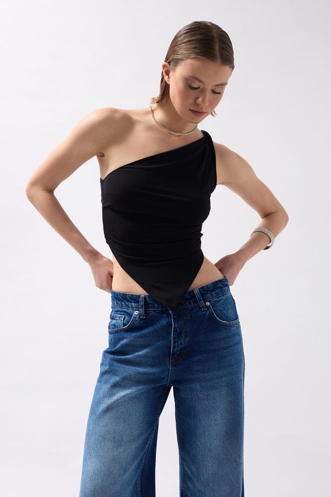 Black Fashion Blouse Met Asymmetrische Details Zwart Groothandel Kleding Elegant
