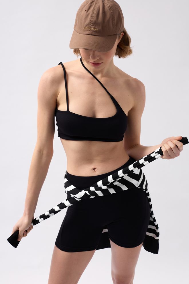 Black Fashion Modrček S Križnim Trakom Črn Oblačila na debelo Šport