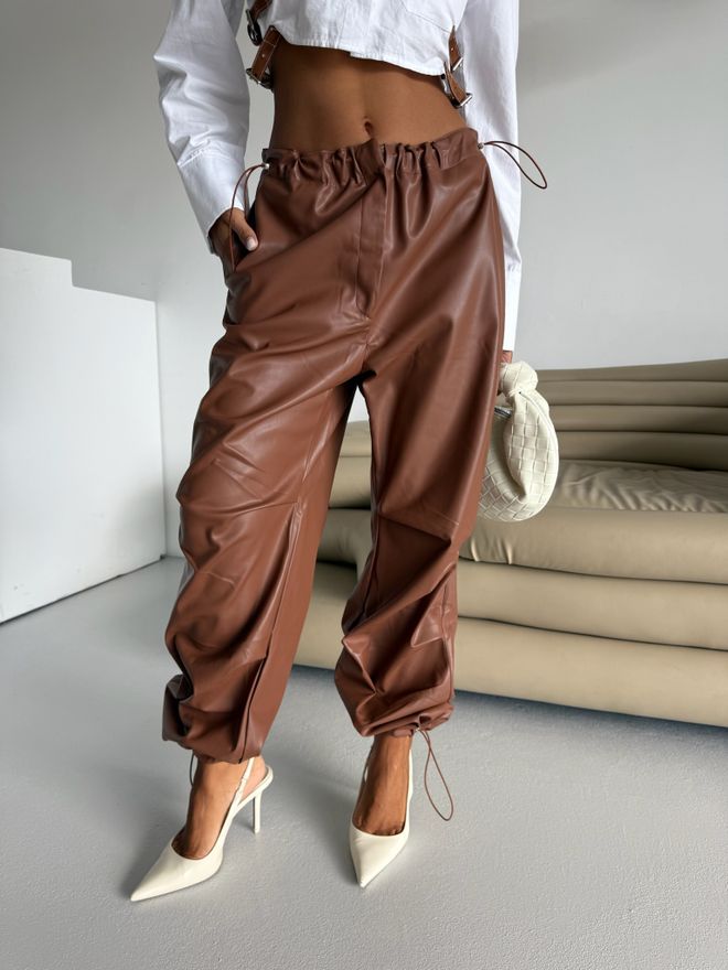 ESPADA Brązowe Spodnie Joggersy Z Nogawką Balonową Hurtowa sprzedaż odzieży Randka