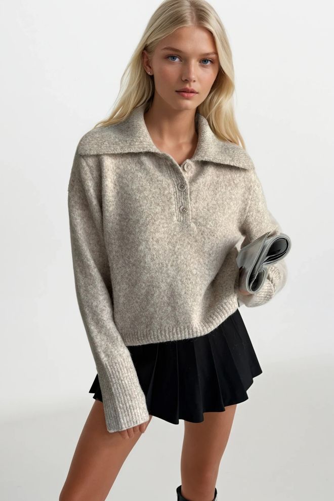 Black Fashion Beige Sweater With Polo Neck And Long Sleeves Wholesale Clothing Casual