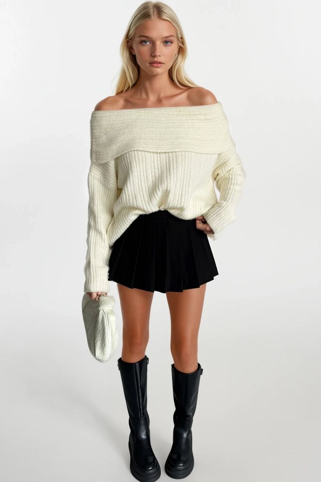 Black Fashion White Sweater Off Shoulder Oversized Fit Wholesale Clothing 1