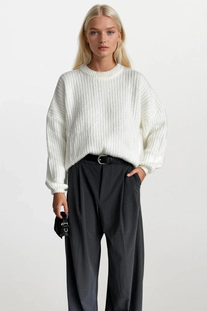 Black Fashion White Sweater Oversized Fit Long Sleeve Round Neck Wholesale Clothing Acrylic