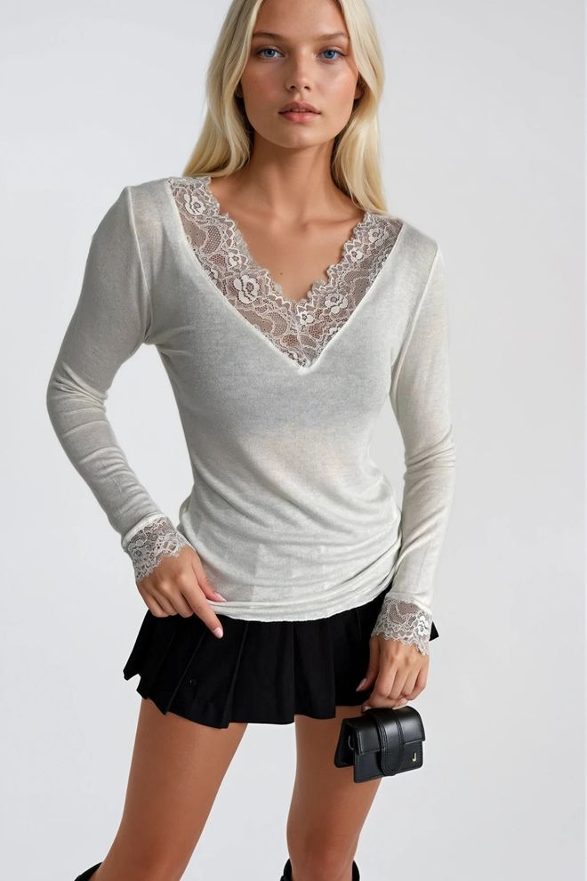 Black Fashion White Fitted V Neck Blouse With Long Sleeves Wholesale Clothing Streetwear