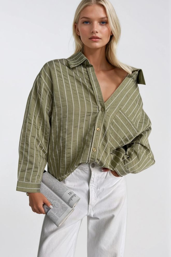 Black Fashion Zielona Paskiwana Koszula Oversize Casual Z Dekoltem W Serek I Guzikami Hurtowa sprzedaż odzieży Odzież uliczna