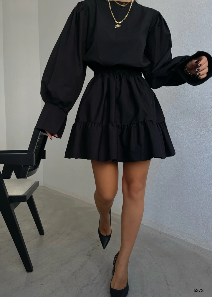 Ein Bekleidungsmodell aus dem Großhandel trägt 38422 - Suit - Black, türkischer Großhandel Anzug von Black Fashion