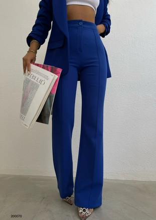A model wears 38084 - Pants - Saxe, wholesale Pants of Black Fashion to display at Lonca