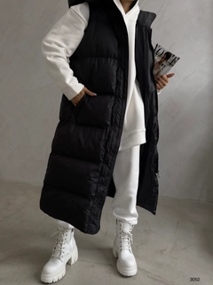 Una modelo de ropa al por mayor lleva 38222 - Vest - Black, Chaleco turco al por mayor de Black Fashion