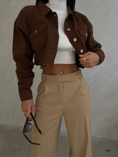 Een kledingmodel uit de groothandel draagt 38281 - Jacket - Brown, Turkse groothandel Jasje van Black Fashion