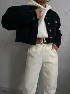 Una modelo de ropa al por mayor lleva 38283 - Jacket - Black, Chaqueta turco al por mayor de Black Fashion