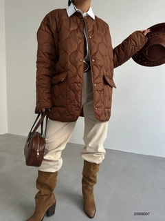 Модел на дрехи на едро носи 45118 - Jacket - Brown, турски едро Яке на Black Fashion