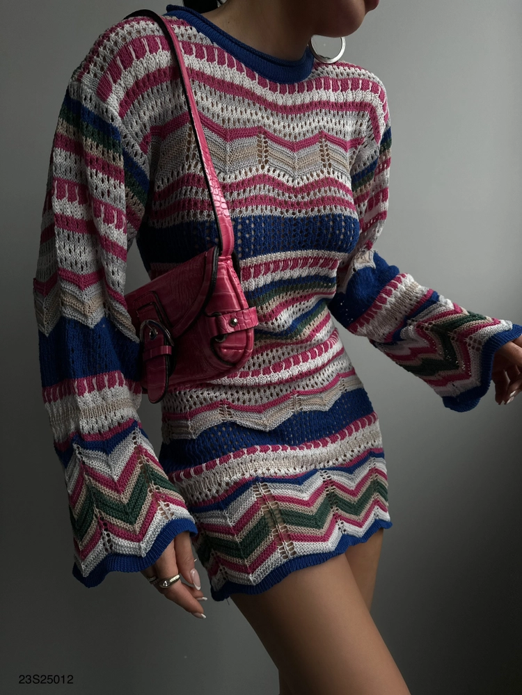 A model wears BLA10212 - Fakir Sleeve Patterned Dress - Blue, wholesale Dress of Black Fashion to display at Lonca