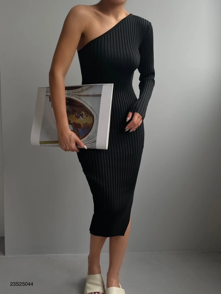 A model wears BLA10259 - One Shoulder Slit Knitwear Dress - Black, wholesale Dress of Black Fashion to display at Lonca