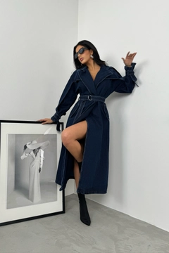 A wholesale clothing model wears bla11320-denim-trench-coat-navy-blue, Turkish wholesale Trenchcoat of Black Fashion