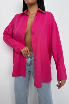 A wholesale clothing model wears bla11383-oversize-linen-shirt-pink, Turkish wholesale Shirt of Black Fashion