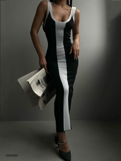 Um modelo de roupas no atacado usa BLA10096 - Dress - Black And White, atacado turco Vestir de Black Fashion