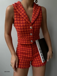 Ένα μοντέλο χονδρικής πώλησης ρούχων φοράει BLA10099 - Vest - Orange, τούρκικο Αμάνικο μπλουζάκι χονδρικής πώλησης από Black Fashion