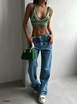 Bir model,  toptan giyim markasının bla10613-patterned-knit-crop-green toptan  ürününü sergiliyor.