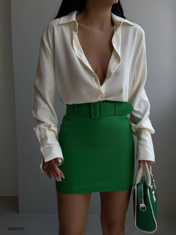 A wholesale clothing model wears  Belted Mini Skirt - Green
, Turkish wholesale Skirt of Black Fashion