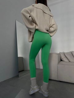 A wholesale clothing model wears BLA10872 - High Waist Seamless Leggings - Green, Turkish wholesale Leggings of Black Fashion