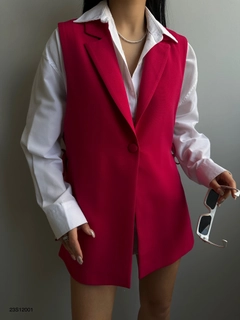 A wholesale clothing model wears BLA10341 - Lace Detail Blazer Vest - Fuchsia, Turkish wholesale Vest of Black Fashion