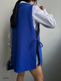 Una modelo de ropa al por mayor lleva BLA10342 - Lace Detail Blazer Vest - Blue, Chaleco turco al por mayor de Black Fashion