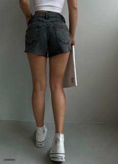 A wholesale clothing model wears BLA10559 - Laser Denim Shorts - Snow Wash Smoked, Turkish wholesale Denim Shorts of Black Fashion