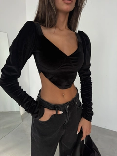 A wholesale clothing model wears 38090 - Blouse - Black, Turkish wholesale Blouse of Black Fashion