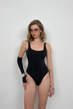 A wholesale clothing model wears BLA10402 - Low Back Square Collar Swimsuit - Black, Turkish wholesale Swimwear of Black Fashion