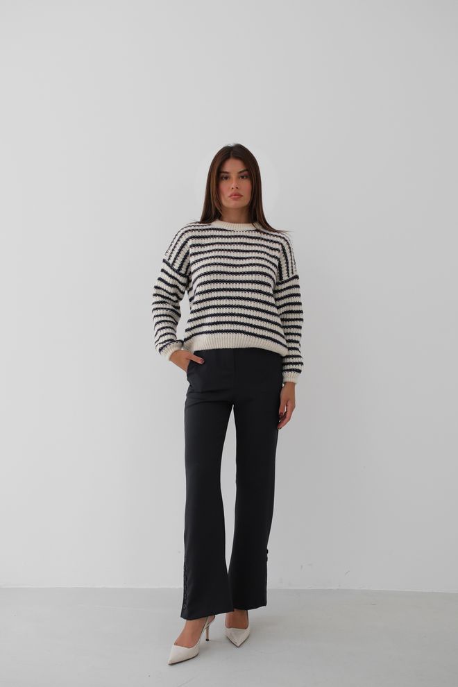 Black Fashion Striped Oversize Knitted Sweater White Wholesale Clothing 0