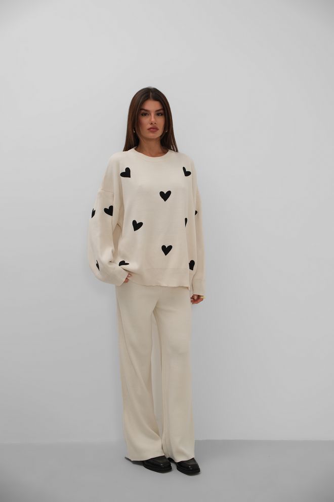 Black Fashion Трикотажный Комплект Из Свитера И Брюк С Сердечками Экрю Оптовая продажа одежды Повседневный