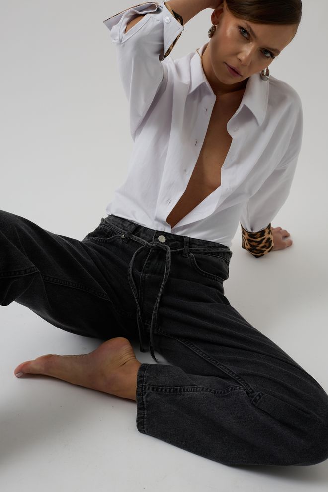 Black Fashion Прямые Джинсы Biye Detail Копченые Снегоуборочные Оптовая продажа одежды Повседневный
