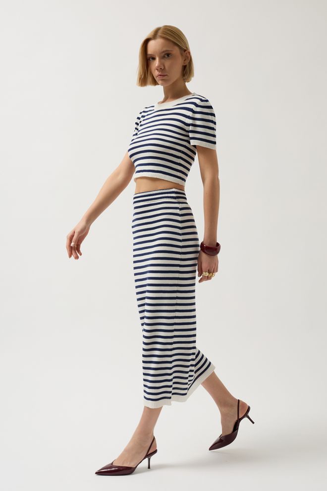 Black Fashion Saia Listrada Com Textura Midi Branca Azul Marinho Roupas por atacado Casual