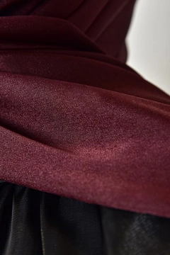A wholesale clothing model wears 44699 - Shawl - Claret Red, Turkish wholesale Shawl of Burden Ipek