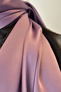 A wholesale clothing model wears 44894 - Shawl - Lilac, Turkish wholesale Shawl of Burden Ipek