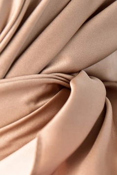 Ένα μοντέλο χονδρικής πώλησης ρούχων φοράει BUR10159 - Scarf - Brown, τούρκικο Κασκόλ χονδρικής πώλησης από Burden Ipek