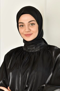 Una modella di abbigliamento all'ingrosso indossa BUR10166 - Scarf - Black, vendita all'ingrosso turca di Sciarpa di Burden Ipek