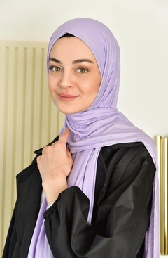 A wholesale clothing model wears BUR10266 - Shawl - Lilac, Turkish wholesale Shawl of Burden Ipek
