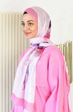 A wholesale clothing model wears BUR10742 - Floral Pattern Shawl - Pink, Turkish wholesale Shawl of Burden Ipek