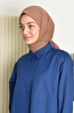 Модел на дрехи на едро носи BUR10749 - Scarf - Brown, турски едро Шал на Burden Ipek