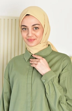 A wholesale clothing model wears BUR10754 - Scarf - Gold, Turkish wholesale Scarf of Burden Ipek