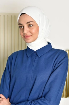 A wholesale clothing model wears BUR10756 - Scarf - Ecru, Turkish wholesale Scarf of Burden Ipek