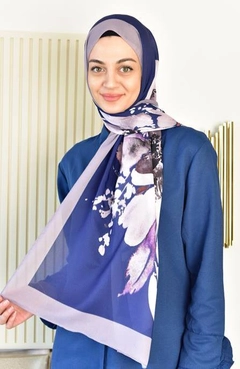 A wholesale clothing model wears BUR10738 - Floral Shawl - Navy Blue, Turkish wholesale Shawl of Burden Ipek
