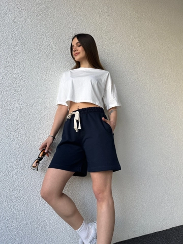 A wholesale clothing model wears  Corded Long Shorts Navy Blue
, Turkish wholesale Shorts of CAPPITONE