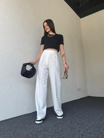A wholesale clothing model wears  Atlas Fabric Palazzo Trousers White
, Turkish wholesale Pants of CAPPITONE