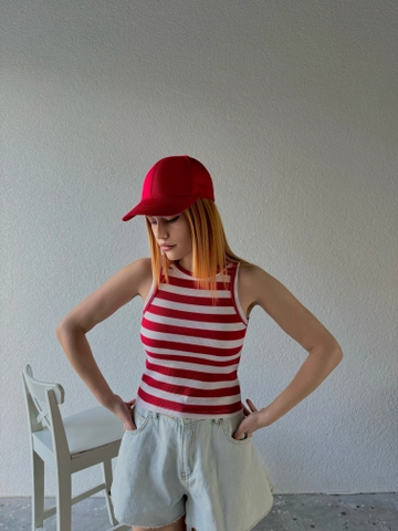 A wholesale clothing model wears  Striped Round Neck Blouse - Red
, Turkish wholesale Blouse of CAPPITONE